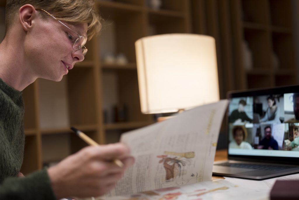 Apa Perbedaan Storyboard, Moodboard, dan Storyline: Panduan Lengkap untuk Bisnis